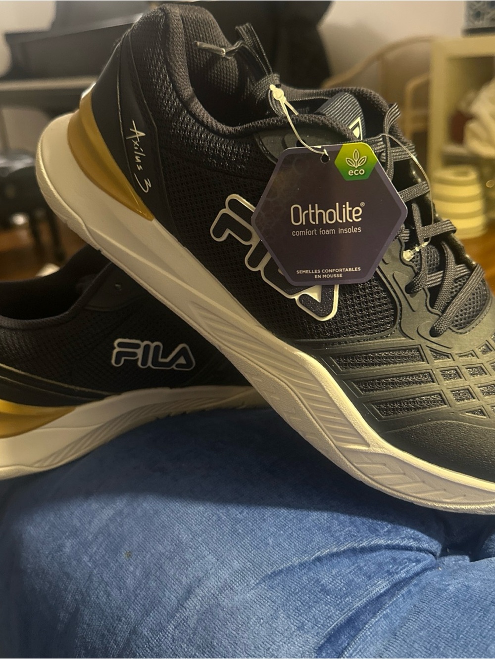 FILA Tennis Axilus 3 women’s sz 11 men’s size 9.5